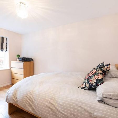 Burlington Place, Shrewsbury. 2 Bedroom, Private Parking, 5 Minutes From Town エクステリア 写真